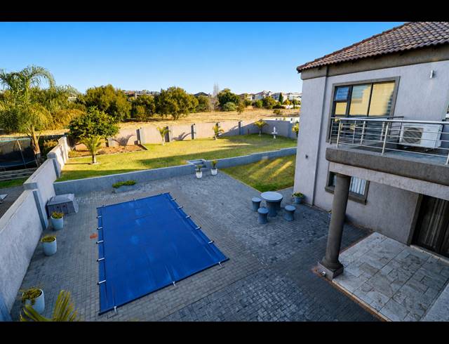 4 BEDROOM GOLF ESTATE FOR SALE IN BLUE VALLEY GOLF ESTATE